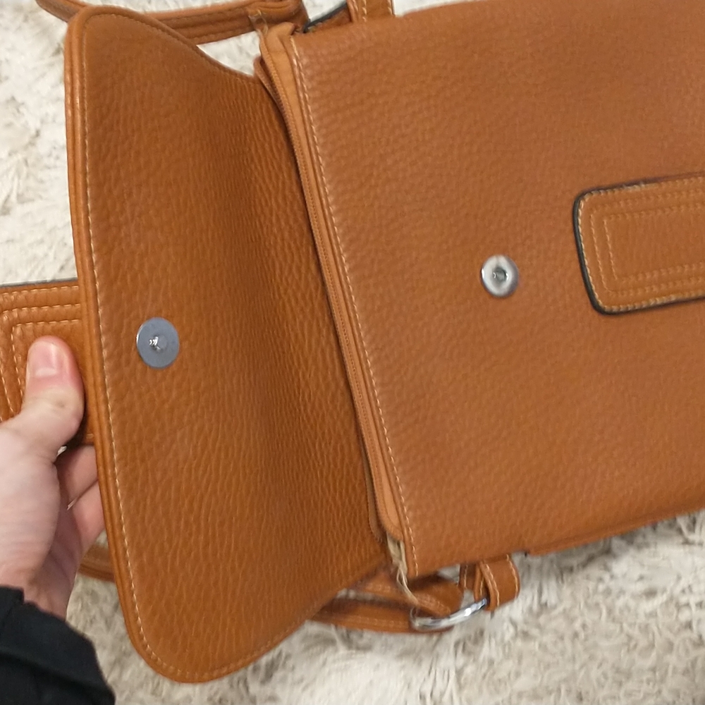 Noatd Camel Brown Crossbody Handbag - Picture 3 of 11